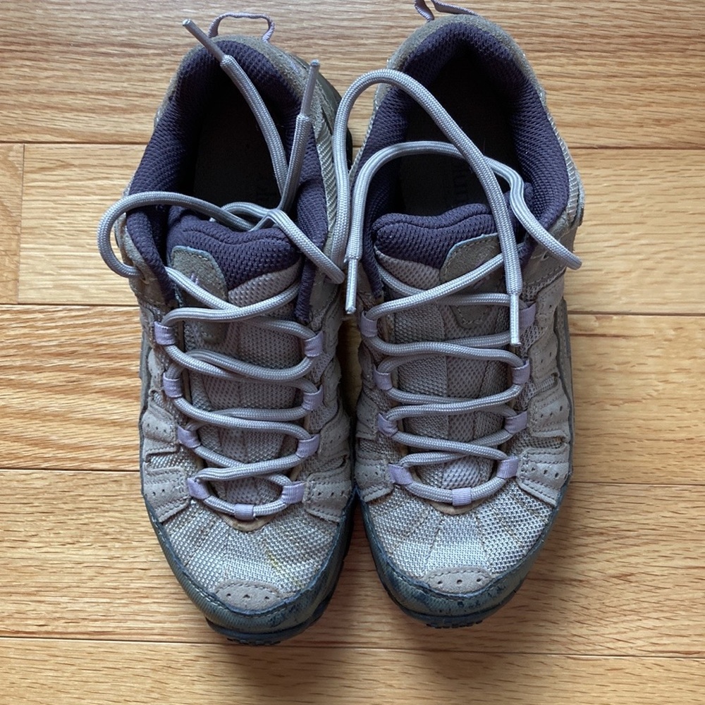 Columbia hiking boots 
sz8 1/2 Columbia Pima Hiking Outdoor Trail Shoe Beige Tan